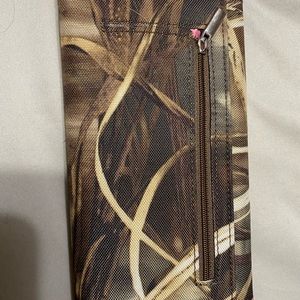 Brand new with out tags camo and pink wallet